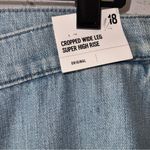 EXPRESS  NWT Women’s Cropped‎ Wide Leg Super High Rise Jeans Size 18 Photo 3