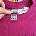 Gildan  Awesome Mom T-shirt Fuchsia Size Medium Photo 1