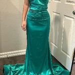Green prom dress Photo 0