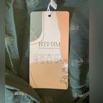 BTFBM Woman’s Olive Green Dress Plus Size XXL Maxi V Photo 3