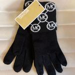 Michael Kors  MK Logo Knit Argyle Black White Acrylic Gloves NEW Photo 0