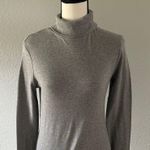 White Stag Gray Classic Neutral Fitted Long Sleeve Turtleneck Top Size Small Photo 0