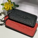 Coach Red Leather Hangtag 1941 with Carriage Stamped
FOB bag charm. Photo 8
