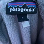 Patagonia Gray And Pink Fleece Photo 2