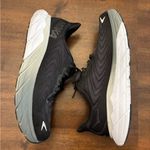 Hoka  Arahi 7 Women’s 10 Shoes Sneakers Running Standard Width Black Gray White Photo 3