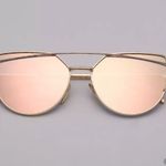 Woman’s Mirror Sunglasses Pink Photo 3