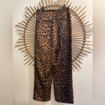 H&M 🐆🔥Women’s EUC  Leopard Trouser Pants Wide Leg Satin Feel Size 6 Workwear Photo 3