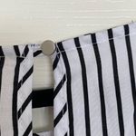 Socialite Tie front Striped Blouse Photo 3