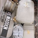 Steve Madden 4 pc Gold Bag Set Photo 2