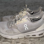 Oncloud Women’s Tennis shoes Women’s 7 Like New barely worn too small for me White Photo 0