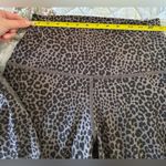 Evolution and creation Leopard Print Leggings Capri  women
Medium
 Photo 4