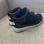 The North Face  women boots size 8.5 Black Interior Fabric Photo 4