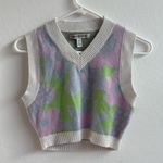 Urban Outfitters  cropped water vent with floral design size small Photo 0