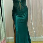 Emerald Green Prom / Formal Dress Size 6 Photo 3