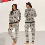 women’s fuzzy Pajamas - size M. 2 pc. Super cozy! Star Wars, yoda Photo 4