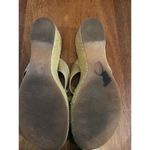 Born concept Women’s  BOC Size 10 Gold Leather Flower Straw Wedge Thong Sandals Photo 7