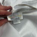 Dentelle LG silky white bathroom robe Photo 2