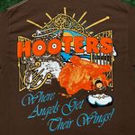 Hooters brown Tshirt size medium  Photo 2