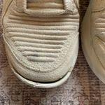 Under Armour  Women's Flow Breakthru 5 Lux Basketball Shoes Size 6 Sneaker Photo 3