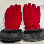 Head  ladies red gloves with fur cuffs Photo 0