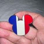 2007 Mickey Mouse France Flag ‎ Pin | Disney Pin Trading Photo 1