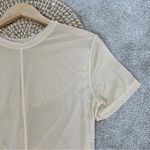 Lululemon Women’s Lightweight Mesh Reversible Yoga T-Shirt in Prosecco Size 0 Photo 11