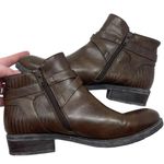 Baretraps “Yadda” Women’s Size 8.5M Brown Side Zip Ankle Booties Faux Leather Photo 4
