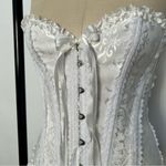 White Lace Corset with Sweetheart Neckline and Floral Appliqués Size M Photo 3