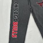 Nba Chicago Bulls Basketball UNK Gray Graphic Logo Joggers Sweatpants Size L Photo 1