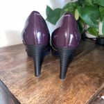 Clarks New Adriel Viola Womens Aubergine Patent Leather Heel Pumps Size 7 Photo 3