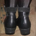 Clarks  Women's Black Leather Low Heel Boots Size 10M Photo 3