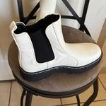 Sincerely Jules NWOB 8.5 White Boots Photo 4