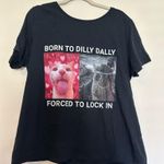 Amazon Graffic tee Photo 0