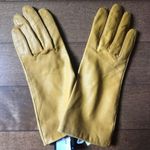 wilson's leather NWT Vintage Wilson Leather Gloves in yellow Size small Photo 5