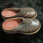 Twisted X  Boots Women' Brown Leather Embossed Clogs Mules Size 5.5 M Photo 0