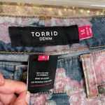 Torrid Pink floral Flower Skinny Jeans, Size 14 Photo 2