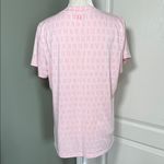 Under Armour  Women’s Loose Fit Light Pink V-Neck Logo T-Shirt XL Photo 3