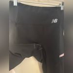 New Balance Women’s Mesh Detail Cropped Run Leggings, Black, Size S Photo 4