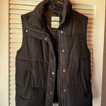 Abercrombie & Fitch Puffer Vest Photo 0