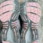 Saucony  Women's Athletic Shoes in Gray and Pink size 7.5 Photo 4