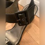 Tahari Preloved  Garance Black & White Leather Sandals Photo 4