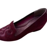Hush Puppies Size 7.5 Burgundy Suede Slip-On Shoes Embroidered Detail Photo 3