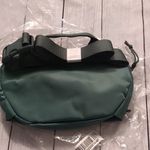 Lululemon  all day essential forest green belt bag size 2.5L Photo 4