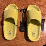 No Boundaries Yellow pillow slides Photo 1