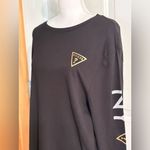 Guess LS Duet Travel Crew Long Sleeve T-shirt. NWT size Large. NY and LA Photo 1