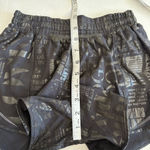 Lululemon Hotty Hot Short II *Tall 4" Manifesto
20YR Manifesto foil black/Black Black Photo 9