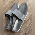 None Women’s Gray Slip-On Fashion Shoes 10.5 Photo 0