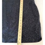 Orvis  Womens Embossed Pull On Travel Skort Golf Black Rose Embossed Print Sz M Photo 6