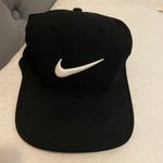 Nike black  swoosh hat Photo 0