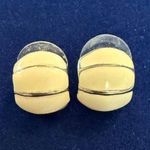 None Cream and silver vintage stud earrings Photo 0